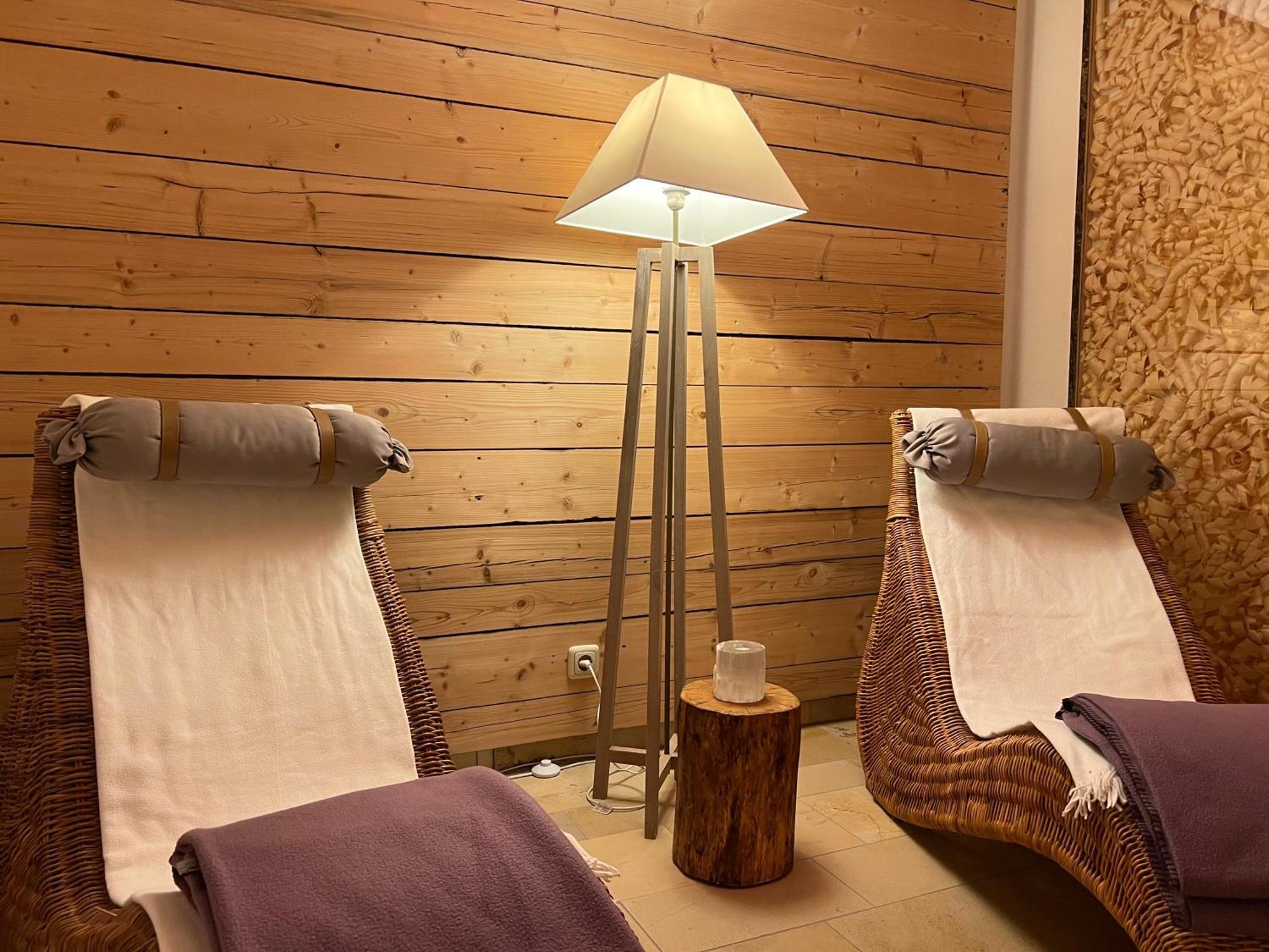 Aparthotel Parsberg Lferstl ภายนอก รูปภาพ